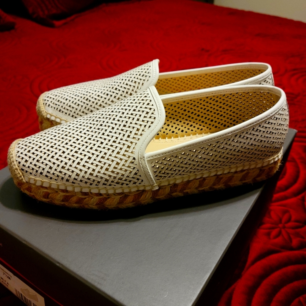 Shoes - Picture 3 of 4